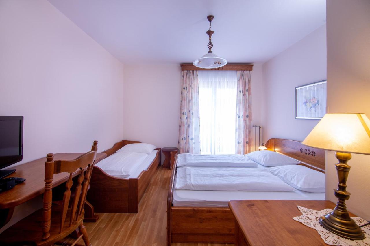 Tourist Farm Pri Andrejevih Villa Narin Exterior photo